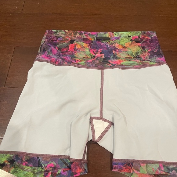lululemon wunder train high rise shorts 6in size 8 vivid floral tone multi - Picture 7 of 14